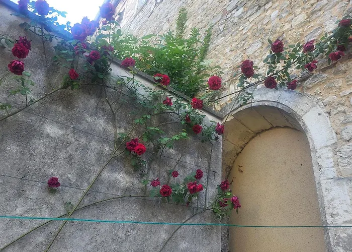 Au Puits De L\'Abbaye